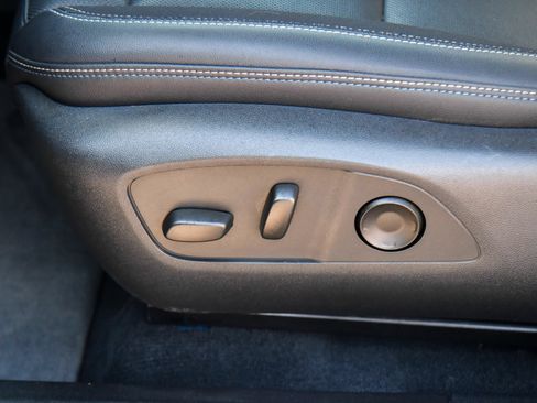 Used 2024 Chevrolet Equinox EV LT FWD image 16