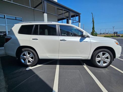 Used 2010 Toyota Highlander Limited AWD/4WD image 6