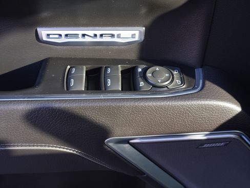 Used 2022 GMC Sierra 1500 Denali w/ Technology Package image 18
