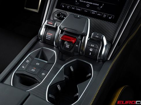 Used 2023 Lamborghini Urus Performante image 38