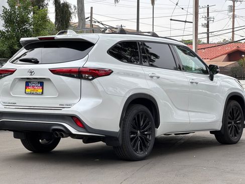 Certified 2023 Toyota Highlander XSE image 4