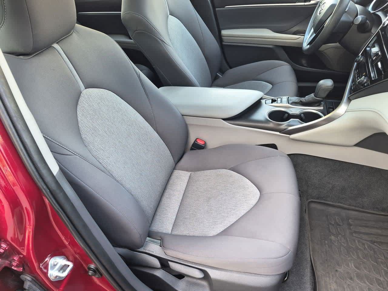 Used 2022 Toyota Camry LE w/ Audio Upgrade Package FWD image 22