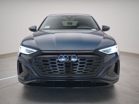 Used 2024 Audi Q8 e-tron Premium image 5
