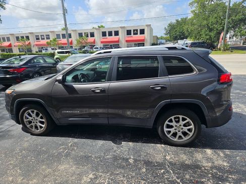 Used 2014 Jeep Cherokee Latitude FWD image 11