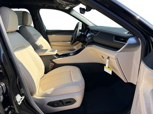 New 2025 Jeep Grand Cherokee L Limited w/ Luxury Tech Group II image 15