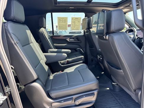 Used 2026 GMC Yukon XL Denali w/ Denali Reserve Package AWD/4WD image 13