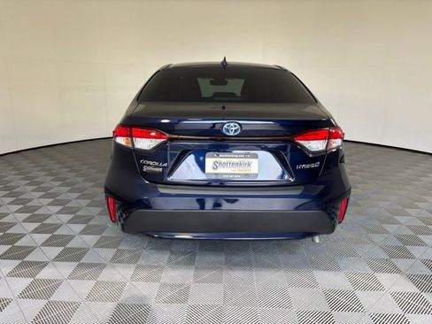 Used 2021 Toyota Corolla LE w/ Carpet Mat Package (TMS) FWD image 38