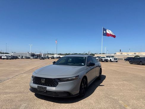 Used 2023 Honda Accord Sport image 8