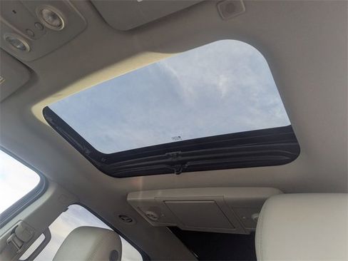 Used 2017 GMC Acadia Limited SLT image 18