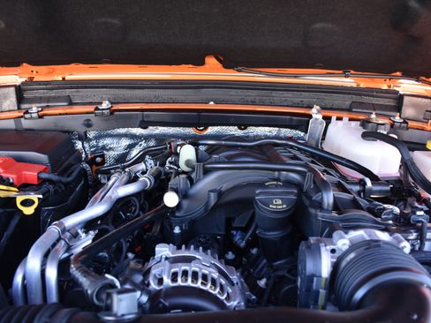 Used 2025 Jeep Gladiator Rubicon w/ Technology Group image 32