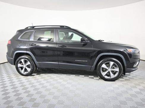 Used 2022 Jeep Cherokee Limited image 8