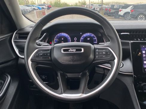 Used 2023 Jeep Grand Cherokee L Laredo image 23