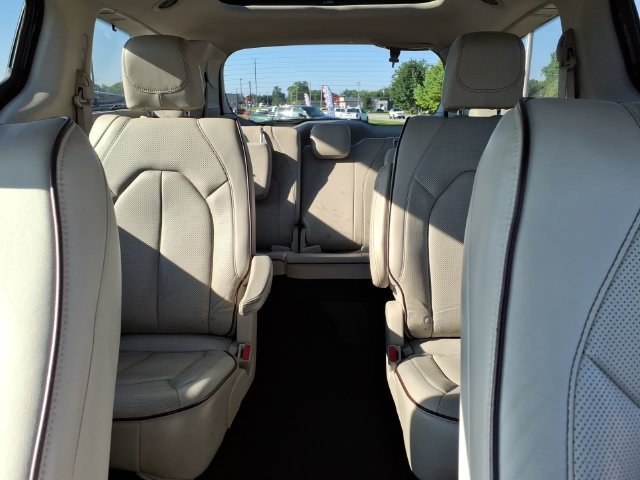 Used 2020 Chrysler Pacifica Limited FWD image 29