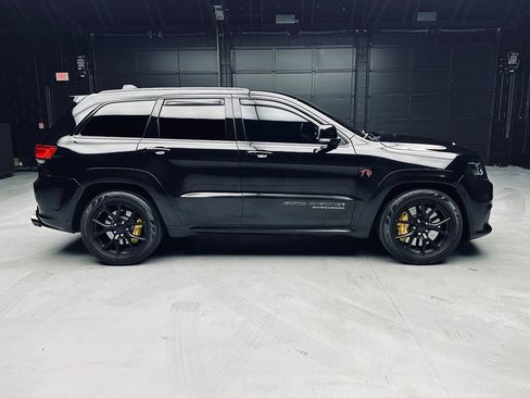 Used 2019 Jeep Grand Cherokee Trackhawk w/ Trailer Tow Group IV AWD/4WD image 9