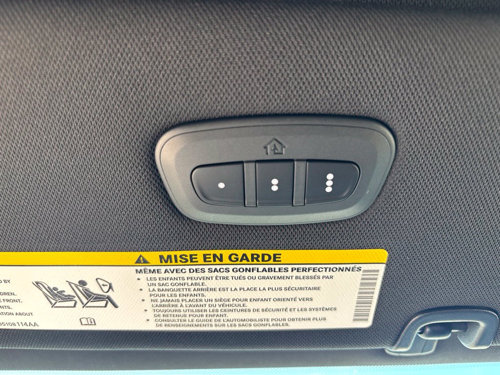 New 2027 Chrysler Pacifica Select AWD/4WD image 20