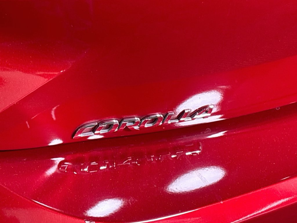 Used 2021 Toyota Corolla SE w/ Special Edition FWD image 23
