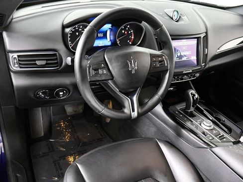 Used 2017 Maserati Levante image 21