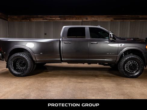 Used 2024 RAM 3500 Limited w/ Towing Technology Group image 11