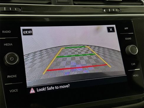 Used 2024 Volkswagen Tiguan SE image 15