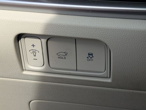 Certified 2025 Kia Sorento EX image 28