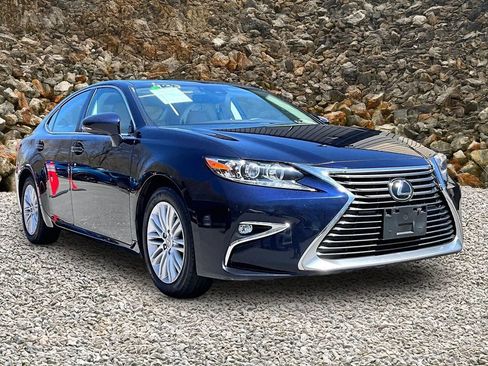 Used 2017 Lexus ES 350 w/ Accessory Package 2 FWD image 9