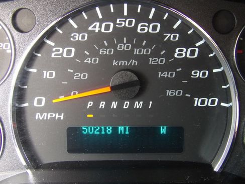 Used 2025 Chevrolet Express 3500 LT w/ LT Preferred Equipment Group RWD image 21