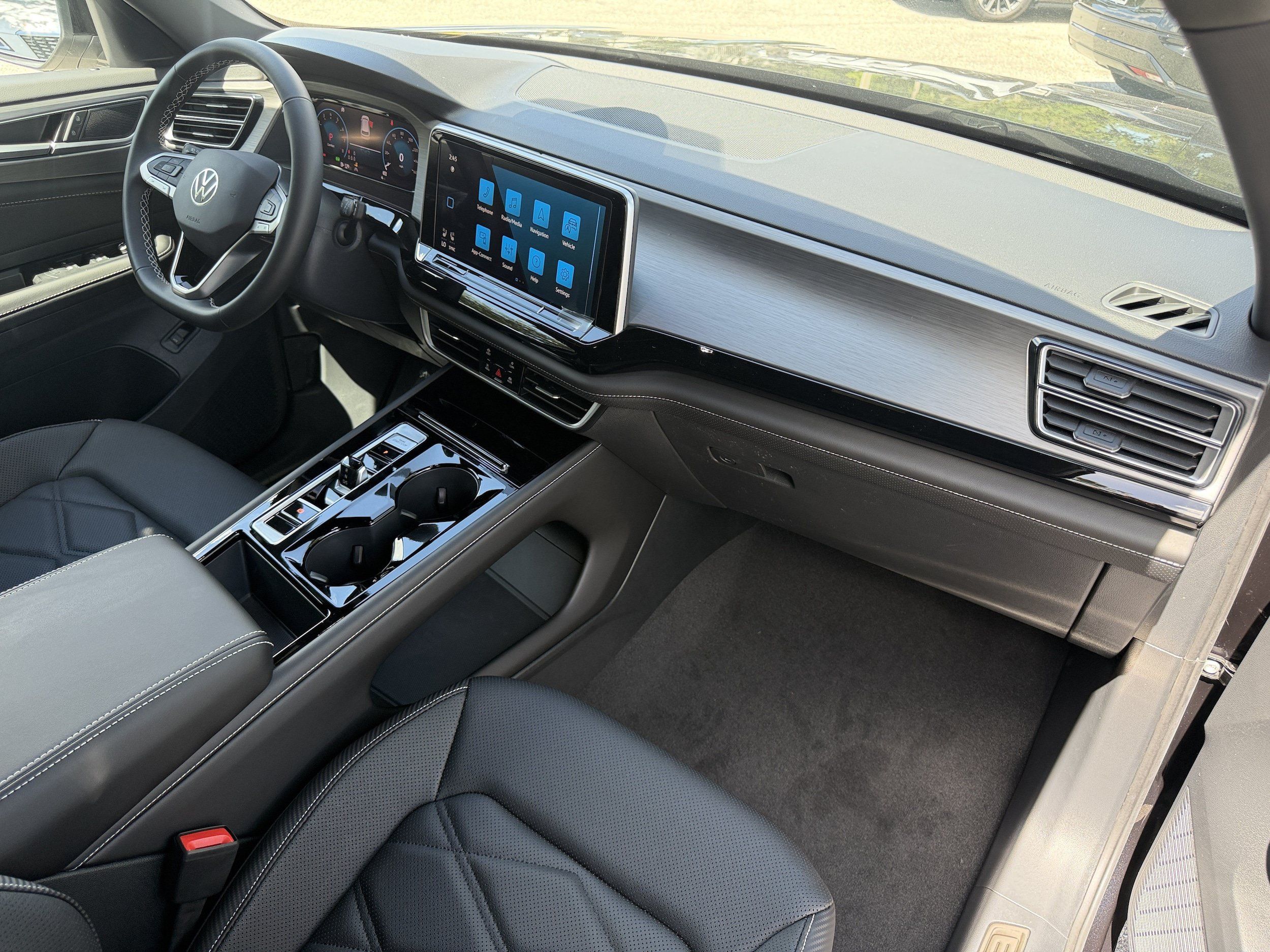 New 2026 Volkswagen Atlas Cross Sport SE FWD image 13