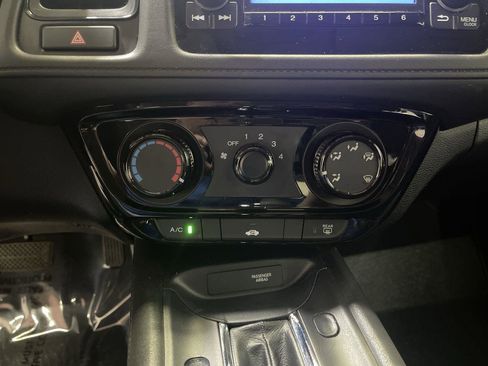 Used 2021 Honda HR-V LX image 17
