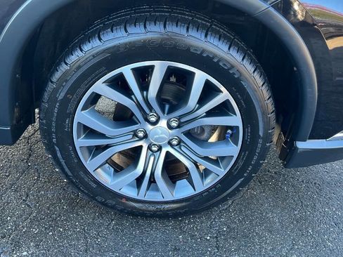 Used 2016 Mitsubishi Outlander SE image 29
