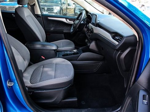 Used 2020 Ford Escape SE image 24
