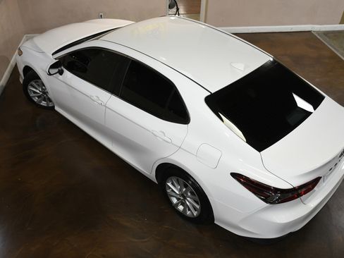 Used 2021 Toyota Camry LE image 76