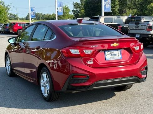 Used 2017 Chevrolet Cruze LT w/ RS Package FWD image 3