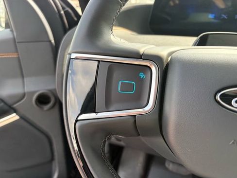 Used 2025 Ford Expedition Tremor image 8