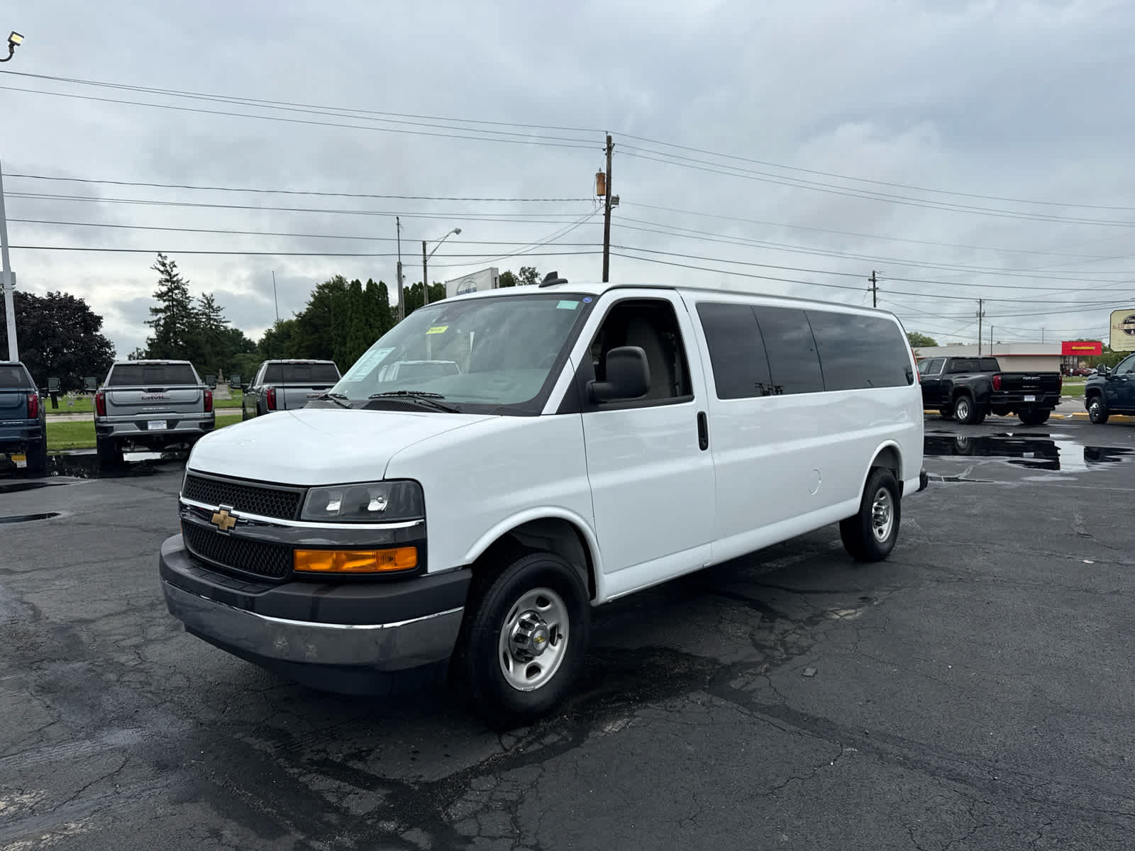 Certified 2025 Chevrolet Express 3500 LT w/ LT Preferred Equipment Group RWD image 1