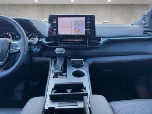 Used 2024 Toyota Sienna XSE image 3