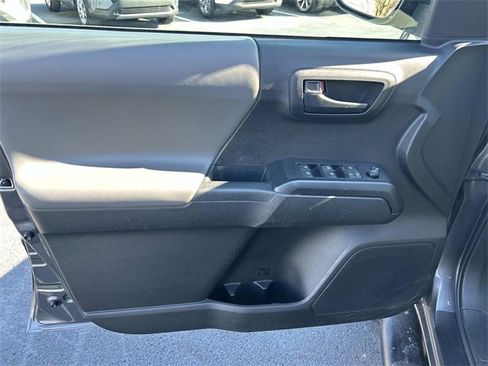 Used 2022 Toyota Tacoma SR image 19