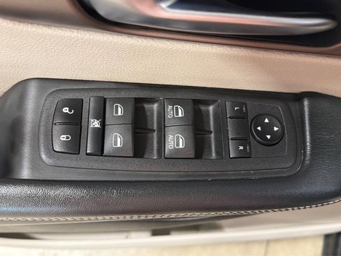 Used 2023 Chrysler Voyager LX FWD image 16