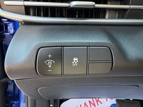 Used 2025 Hyundai Elantra SEL FWD image 19