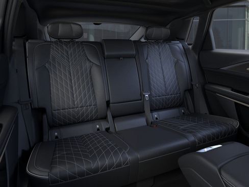 New 2026 Cadillac Lyriq V image 18