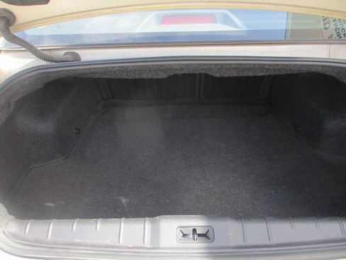 Used 2011 Chevrolet Malibu LS FWD image 6