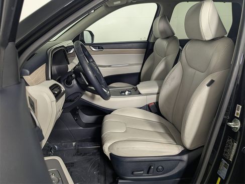 Used 2021 Hyundai Palisade SEL w/ Premium Package image 12