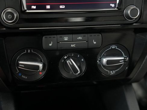 Used 2016 Volkswagen Jetta Sport image 24