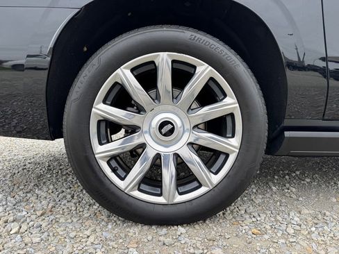 Certified 2024 Cadillac Escalade ESV Premium Luxury Platinum AWD/4WD image 17