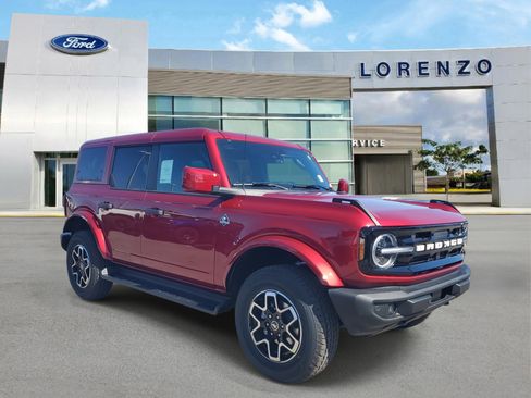 New 2026 Ford Bronco Outer Banks image 3