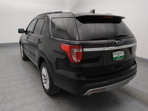 Used 2017 Ford Explorer XLT w/ Equipment Group 202A FWD image 5