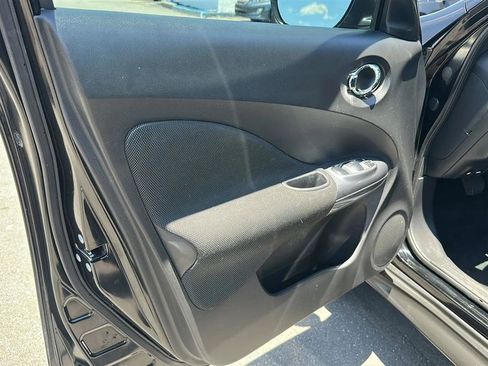 Used 2014 Nissan Juke S FWD image 34