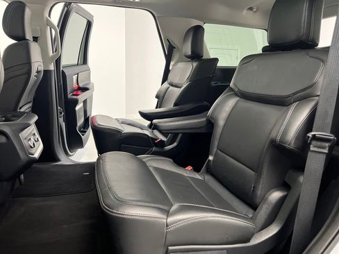 Used 2025 Ford Expedition Platinum image 14