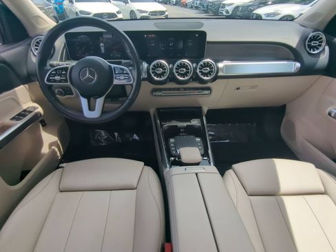 Used 2021 Mercedes-Benz GLB 250 w/ Premium Package image 2