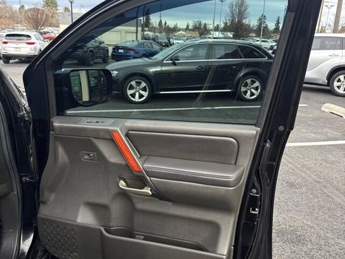 Used 2004 INFINITI QX56 4WD w/ Smart Vision Pkg image 18