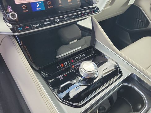 New 2026 Jeep Grand Wagoneer 4WD image 21